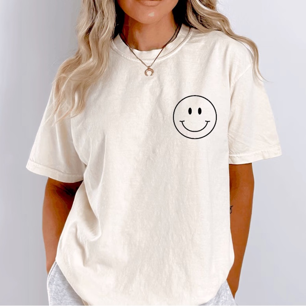 Smile Top Tshirt Summer Oversized Tee Unisex Shirt Fall Outfit Trendy Shirt